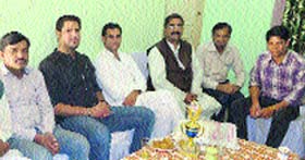 Shaheed Bhagat Singh�s younger brother Kulbeer Singh�s grandson, Yaduvender Singh Sandhu (second from left), along with functionaries of the Deshbhakt Yuva Sangthan, talks to mediapersons in Rewari