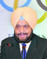 Randhir Singh has criticised acting IOA president VK Malhotra for the problems with the IOC