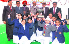 Chief guest Justice Rajesh Bindal (fourth from left), Punjab and Haryana High Court, with the winning team during the prize distribution. Photo: DR Vij