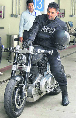 Skipper M S Dhoni along with the team members at Buddh International Circuit in Greater Noida. 