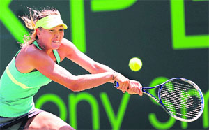 Maria Sharapova beat Jelena Jankovic 6-2, 6-1. 