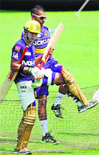Kolkata Knight Riders� Gautam Gambhir, Sunil Narine train at Kolkata