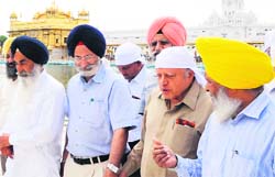 Dr MS Swaminathan (second from right) at the Golden Temple in Amritsar on Wednesday. Photo: Vishal Kumar