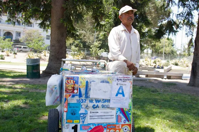 mexican street vendors paletero