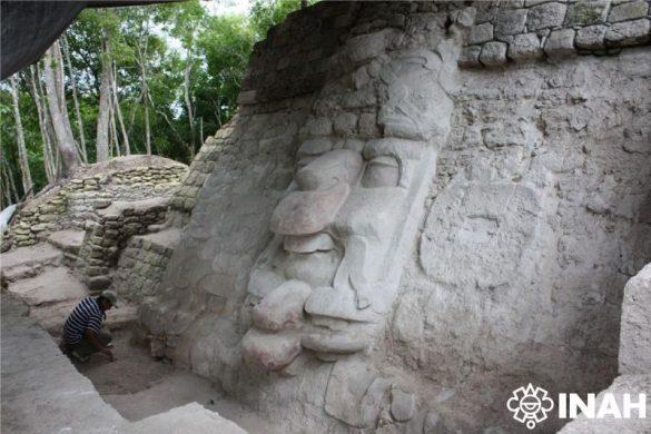 land-activities-in-cancun tulum ruins