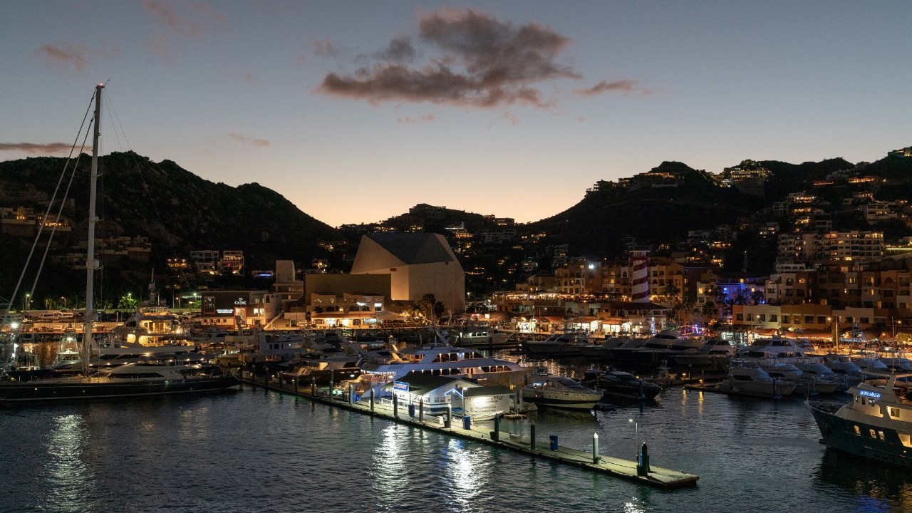 sailing-los-cabos-marina at sunset