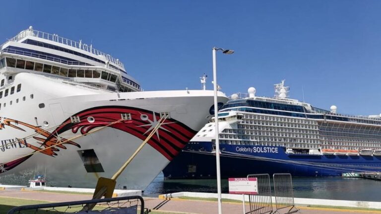 close up of triple-arrival-cruise-ships-puerto-vallarta