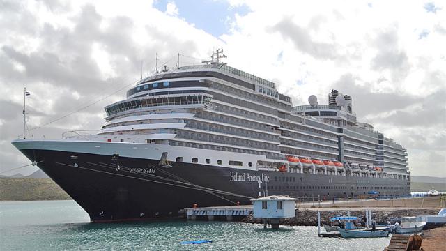 cruise ship docked at Los cabos port