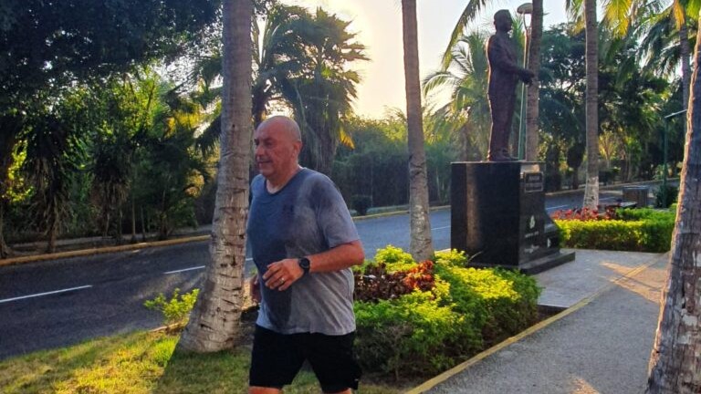 runner in Nuevo Vallarta