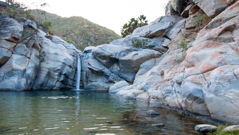 Sol de Mayo waterfall, one of the unmissable experiences in Los Cabos