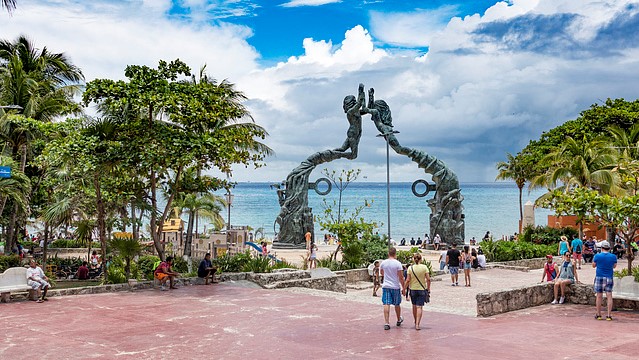 People walking along the 5th Avenue in Playa del Carmen