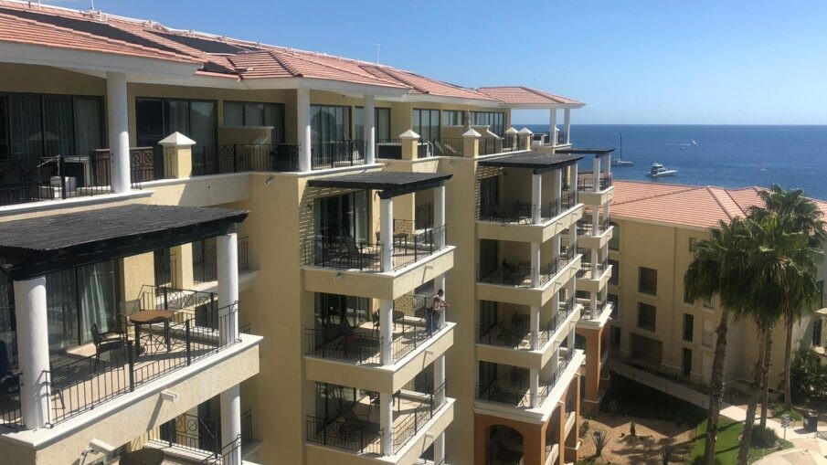 Hotel tower by the sea in Los Cabos