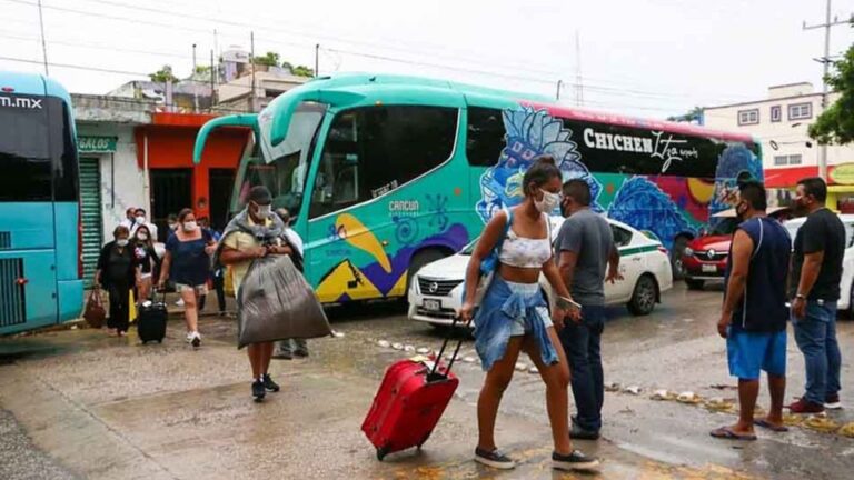 Tourists being evacuated in Cancun