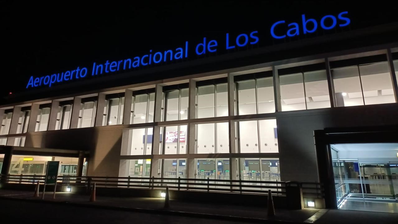 facade of Los Cabos airport