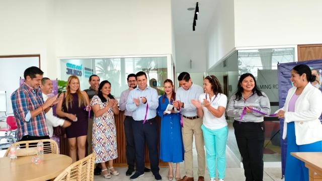 Official ribon-cutting the Business Contact Center in Puerto Vallarta.