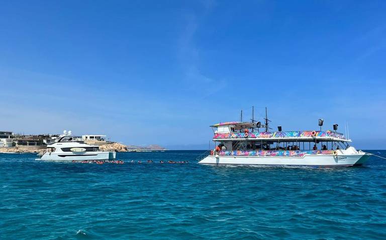 Boats at Los Cabos