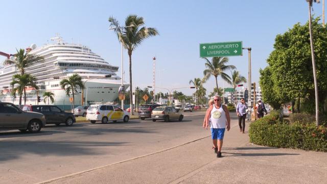 Cruise ship passngers walking by Puerto Vallarta