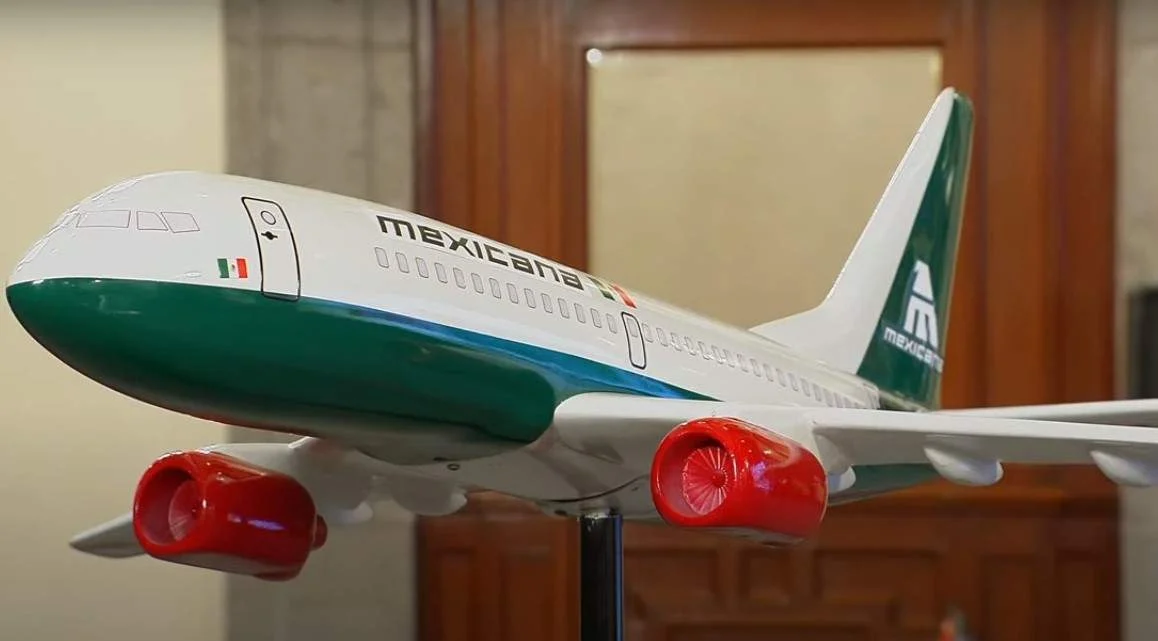 Model airplane of Mexicana de Aviación