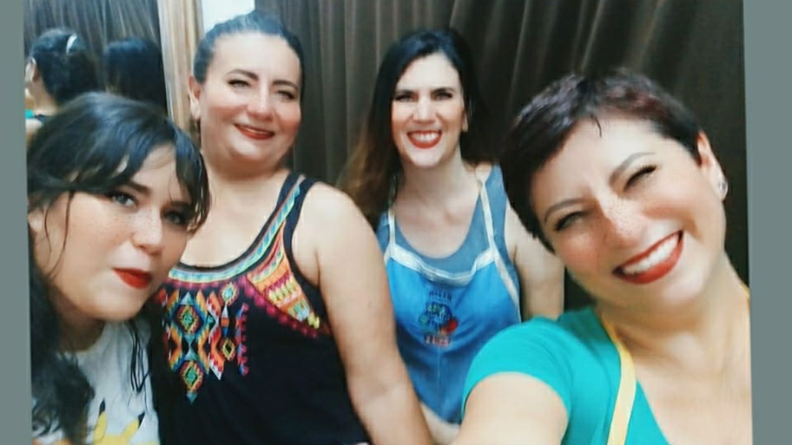 Four women if Bazar Segunda Vuelta