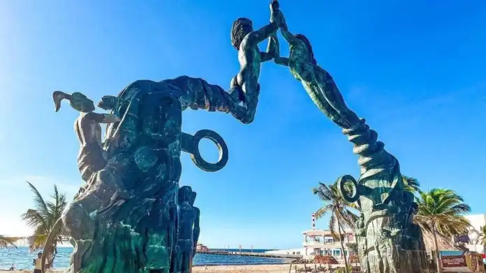 Sculpture at Playa del carmen