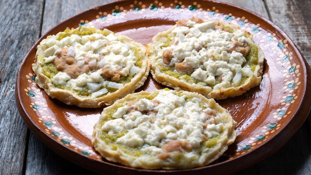 Three sopes on a clay dish