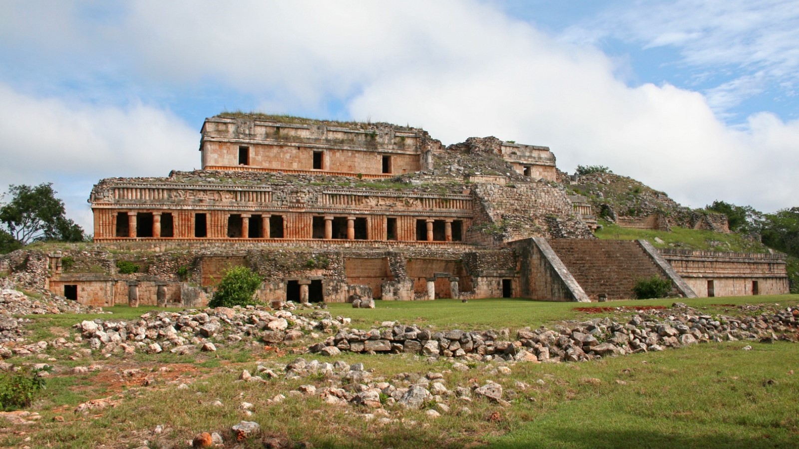 Sayil ruins for archaeological tourism