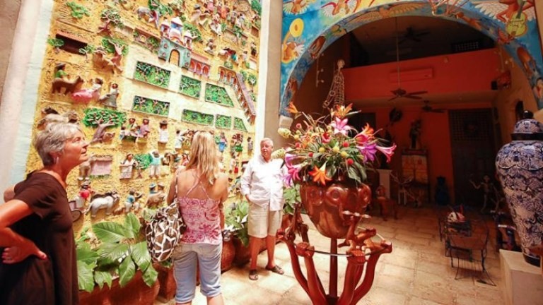 Artistic mural in Valladolid, part of the Tulum Valladolid Magic Town circuit