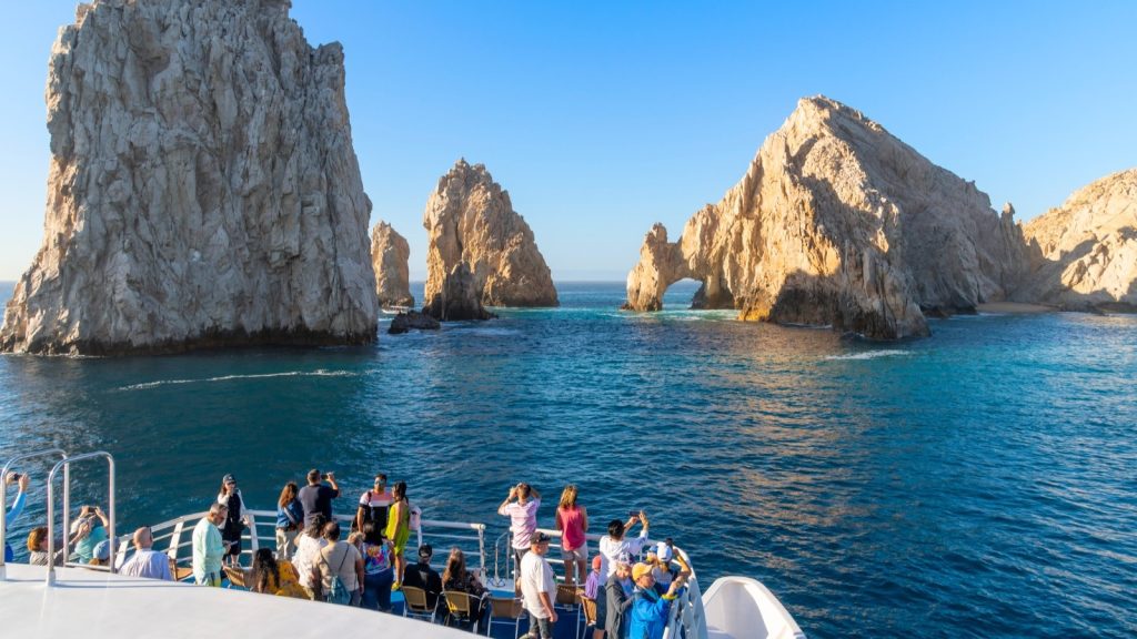 People whale watching in Los Cabos