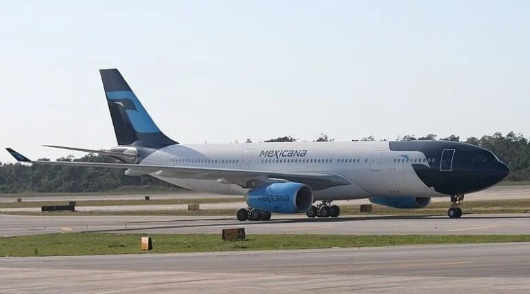 Mexicana de Aviación airplane