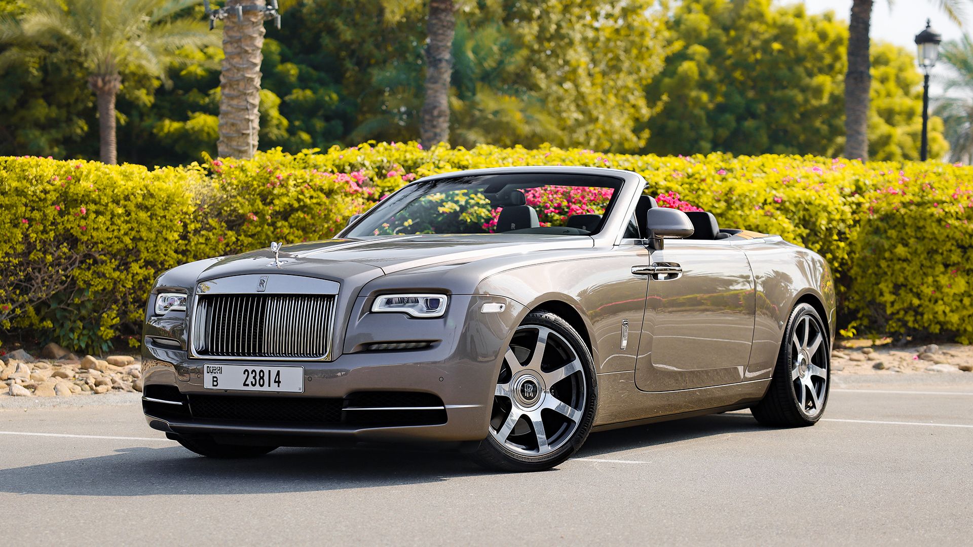 Прокат Rolls-Royce Dawn Cabrio в Дубае - аренда Роллс Ройс даун кабрио ...