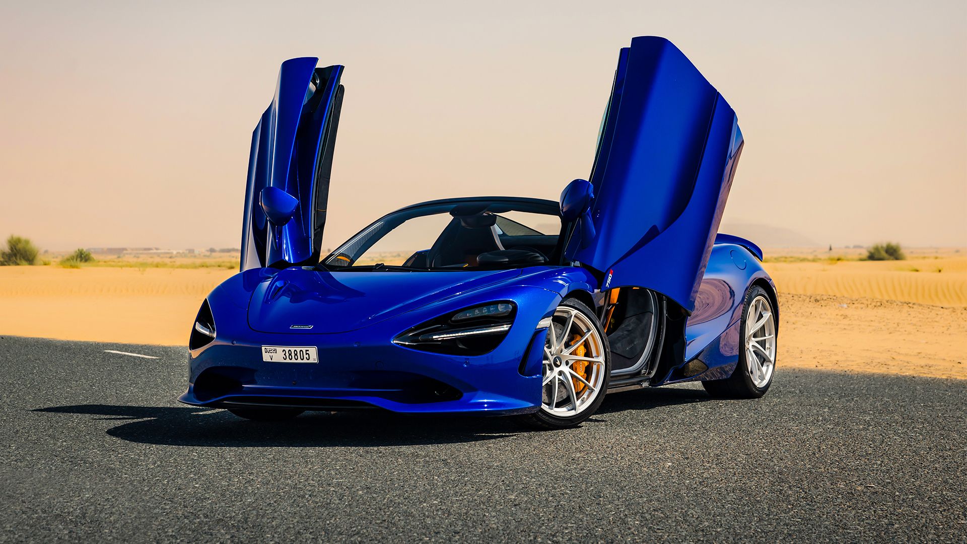 Rent Mclaren 750S Spider in Dubai Rent With or Without a Driver