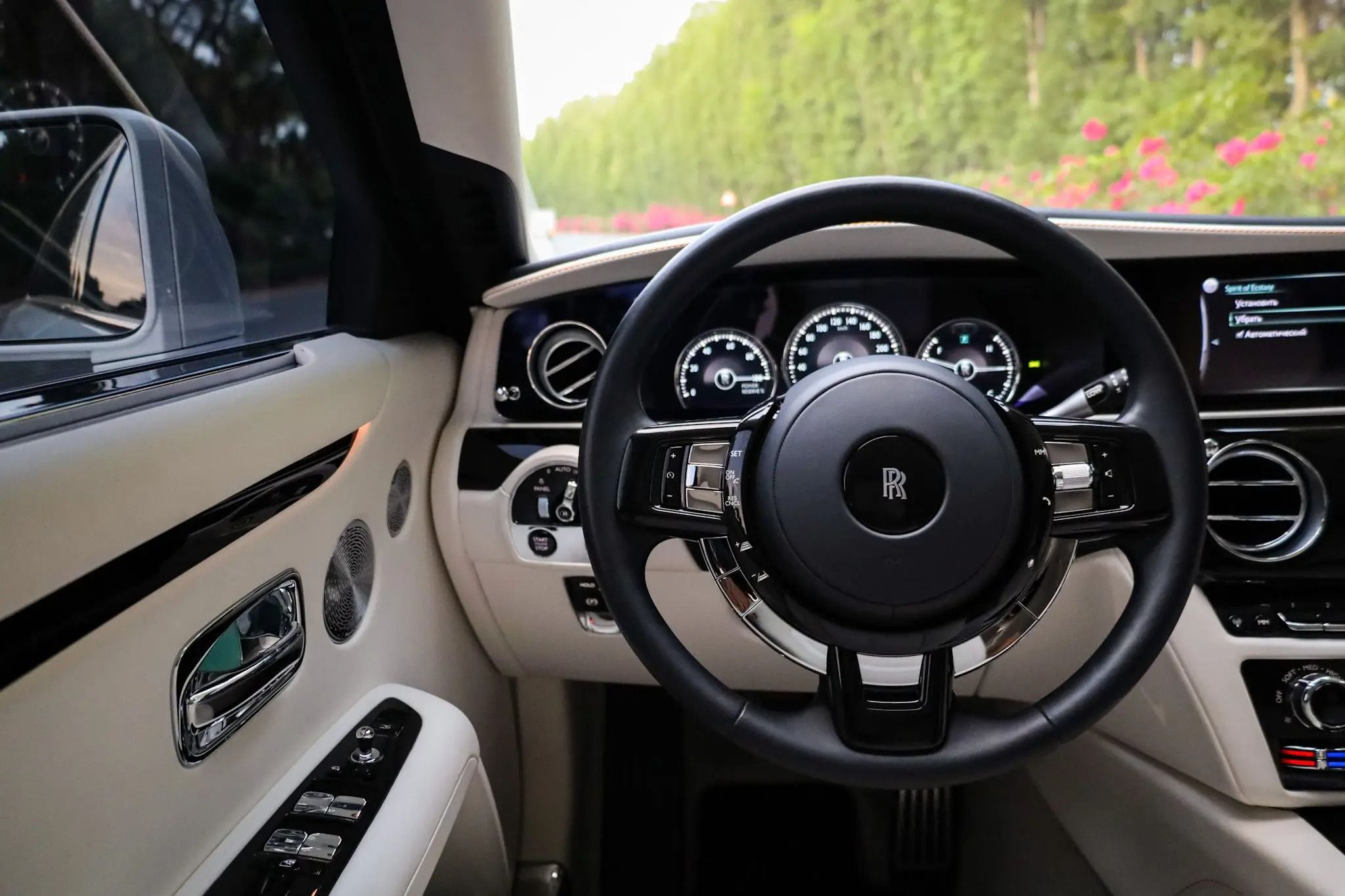 rolls royce ghost 5.jpeg