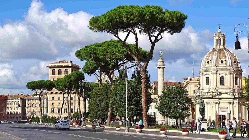 Rome - Navigating Roman Culture and Etiquette | Triplay.ai