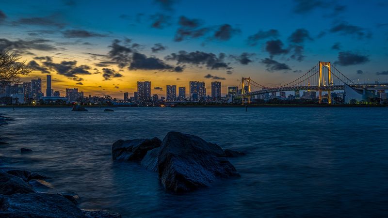 Rainbow Bridge - place to take picture in Tokyo | GetTripTip.com