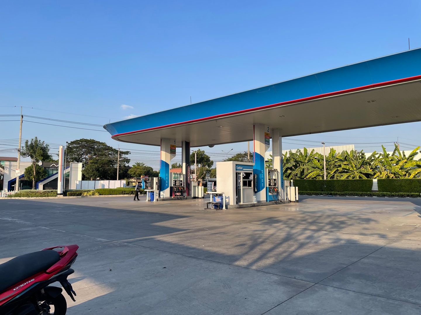 PTT Station ปตท.เทพรักษ์(ขาเข้า) (น้ำมัน+EV) | 在TripNiceDay 上查找和查看旅游景点