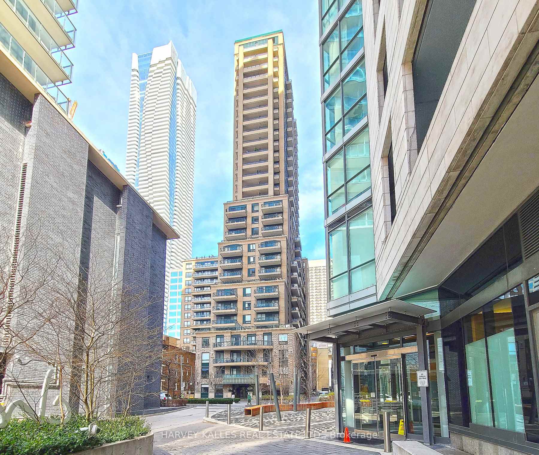 #515 - 35 Hayden St, Toronto, ON M4Y3C3 | 1 Bedroom 1 Bathroom Condo Apt | Image 1