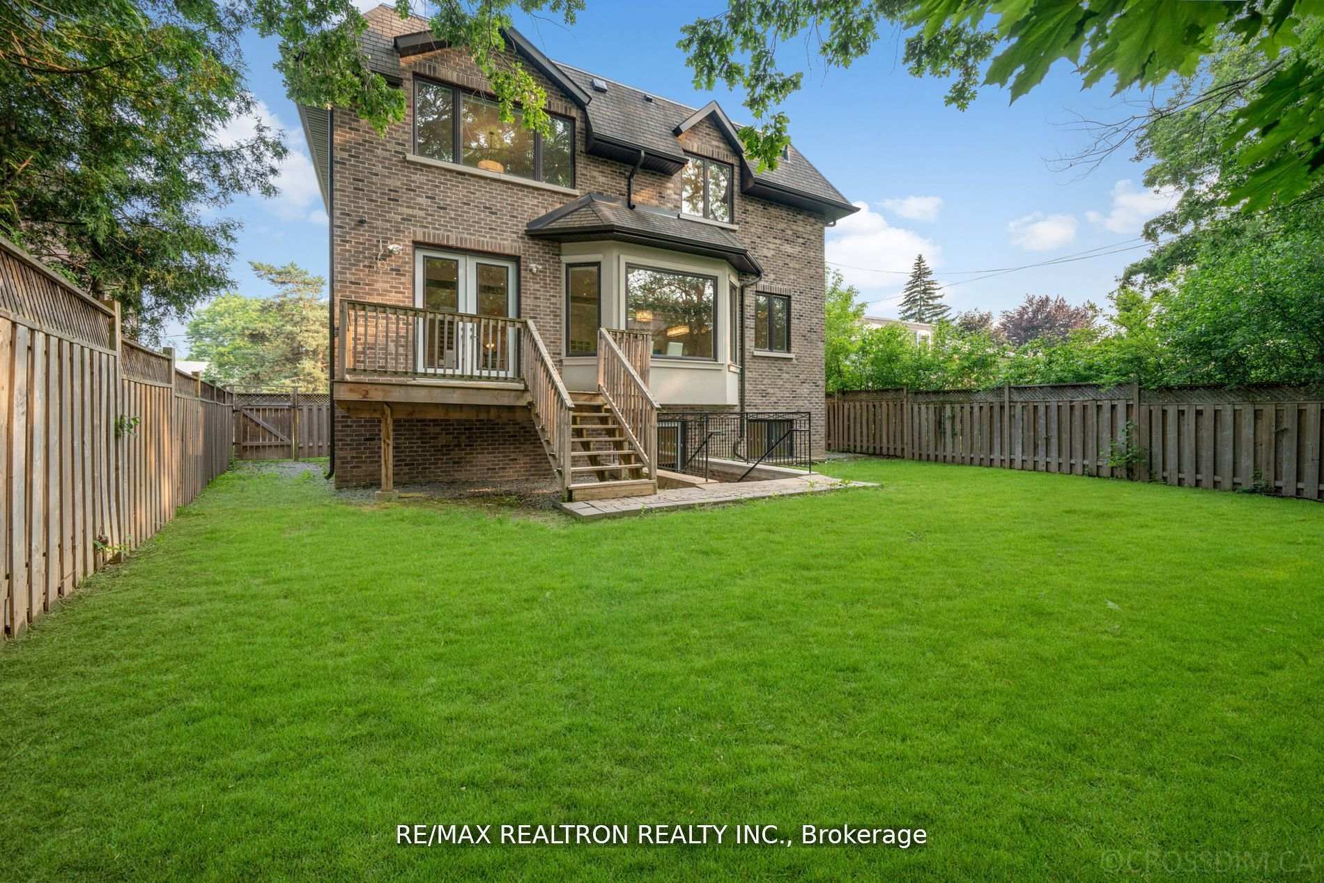 12 Waring Crt, Toronto, ON M2N4G7 | 4 Bedroom 7 Bathroom Detached House | Image 38