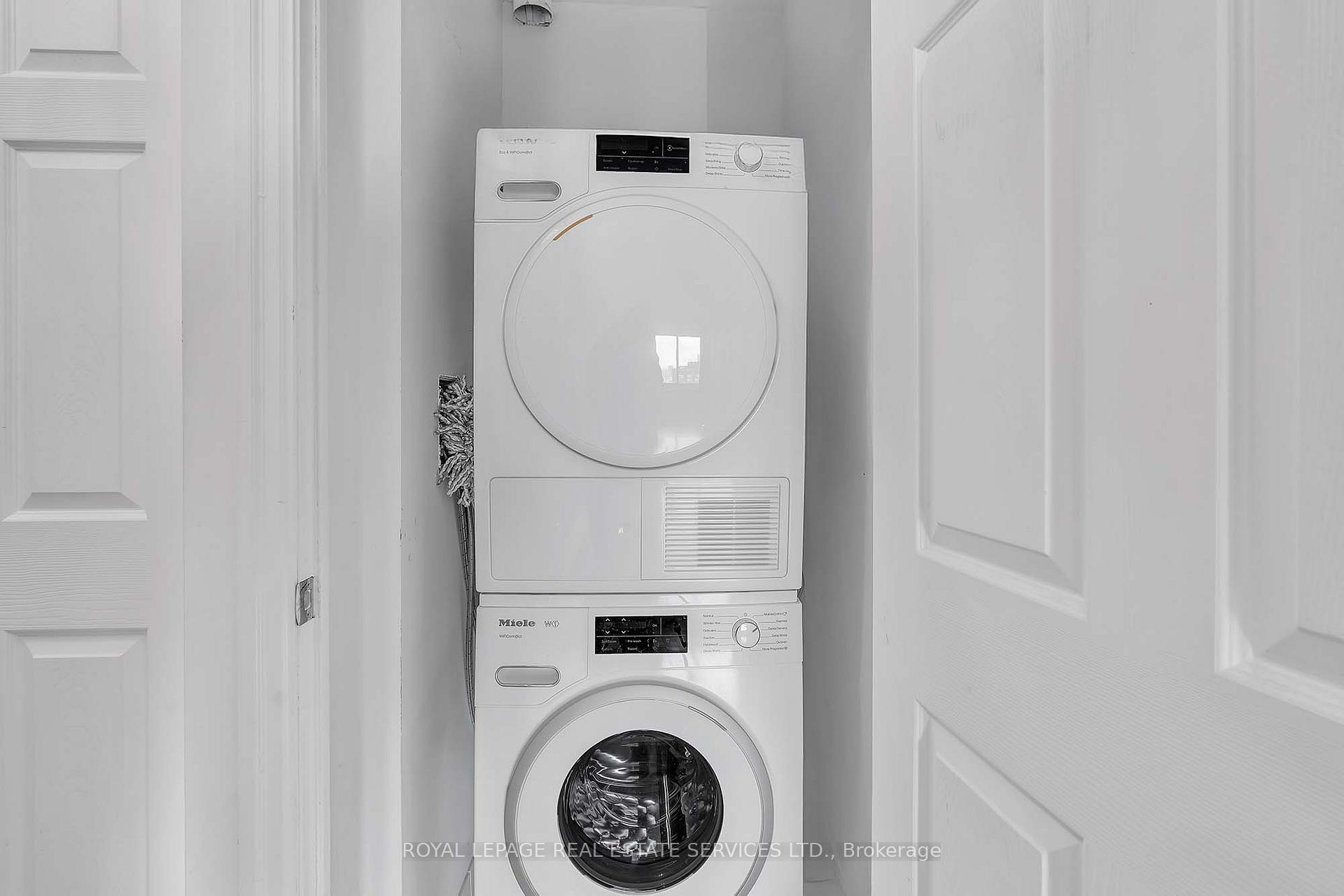 #2101 - 35 Balmuto St, Toronto, ON M4Y0A3 | 2 Bedroom 2 Bathroom Condo Apt | Image 16