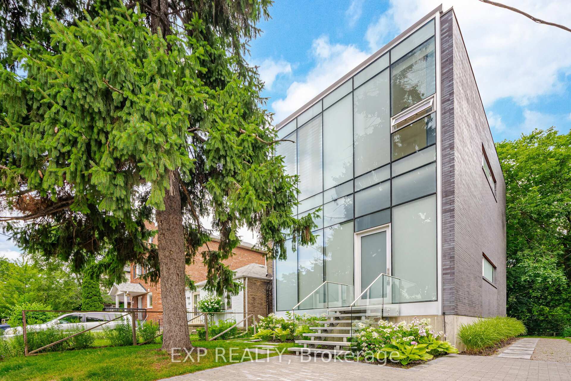 561 Arlington Ave, Toronto, ON M6C3A6 | 3 Bedroom 4 Bathroom Detached House | Image 1