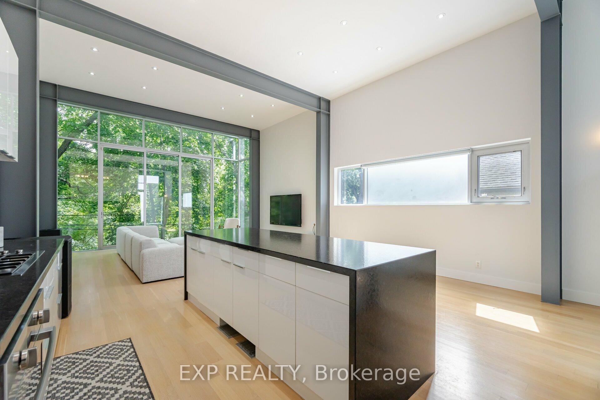 561 Arlington Ave, Toronto, ON M6C3A6 | 3 Bedroom 4 Bathroom Detached House | Image 11