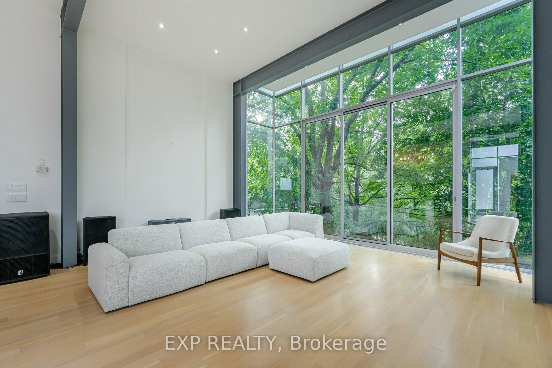 561 Arlington Ave, Toronto, ON M6C3A6 | 3 Bedroom 4 Bathroom Detached House | Image 12