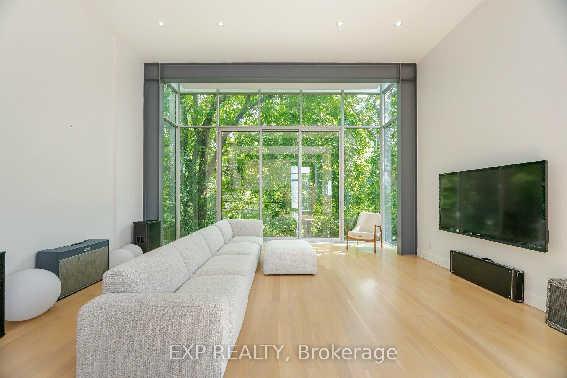561 Arlington Ave, Toronto, ON M6C3A6 | 3 Bedroom 4 Bathroom Detached House | Image 13