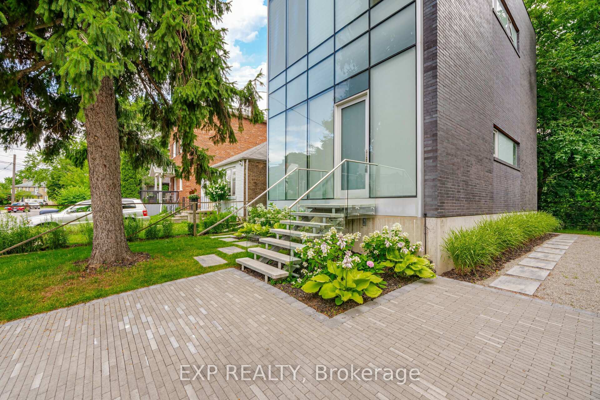 561 Arlington Ave, Toronto, ON M6C3A6 | 3 Bedroom 4 Bathroom Detached House | Image 2