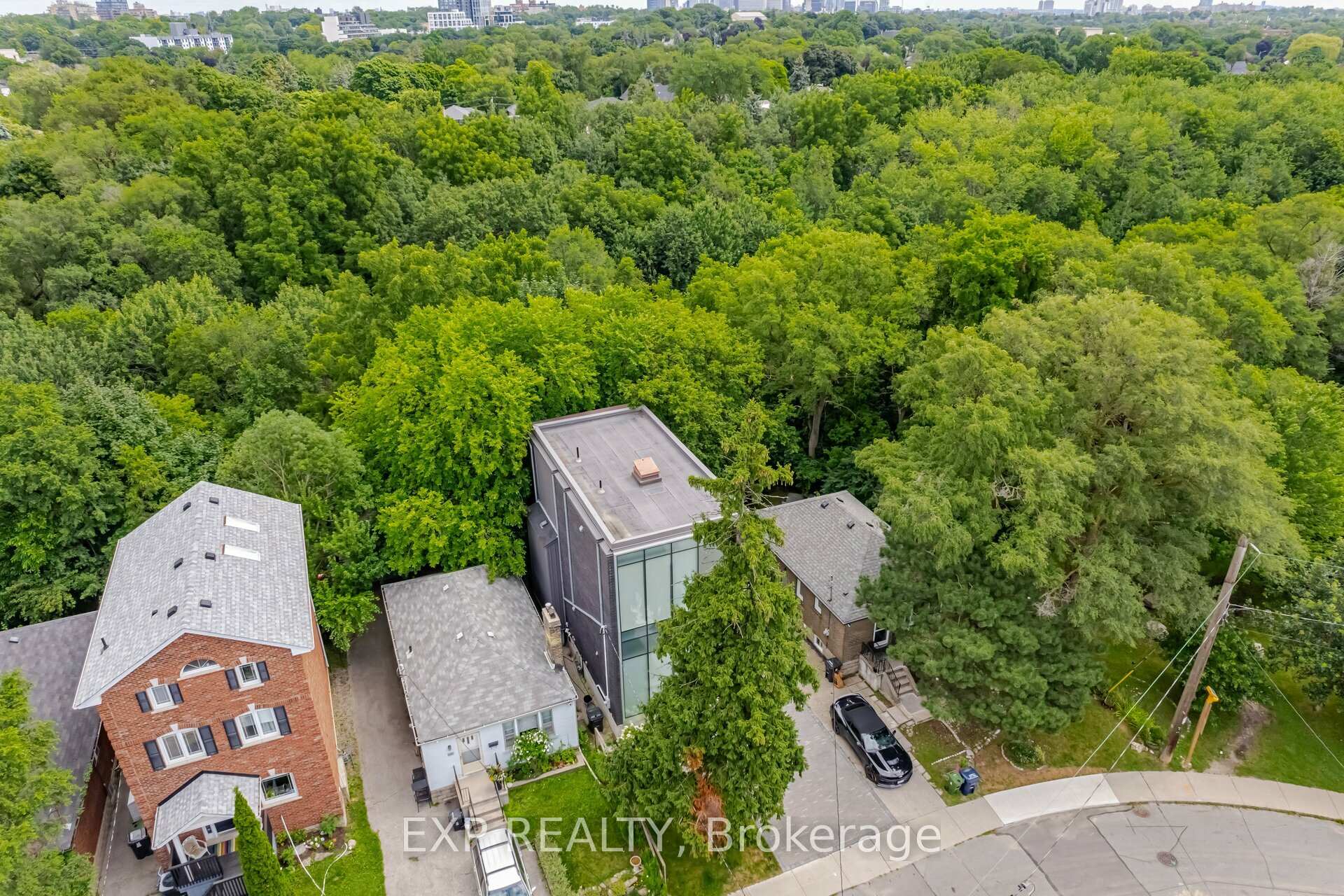 561 Arlington Ave, Toronto, ON M6C3A6 | 3 Bedroom 4 Bathroom Detached House | Image 3