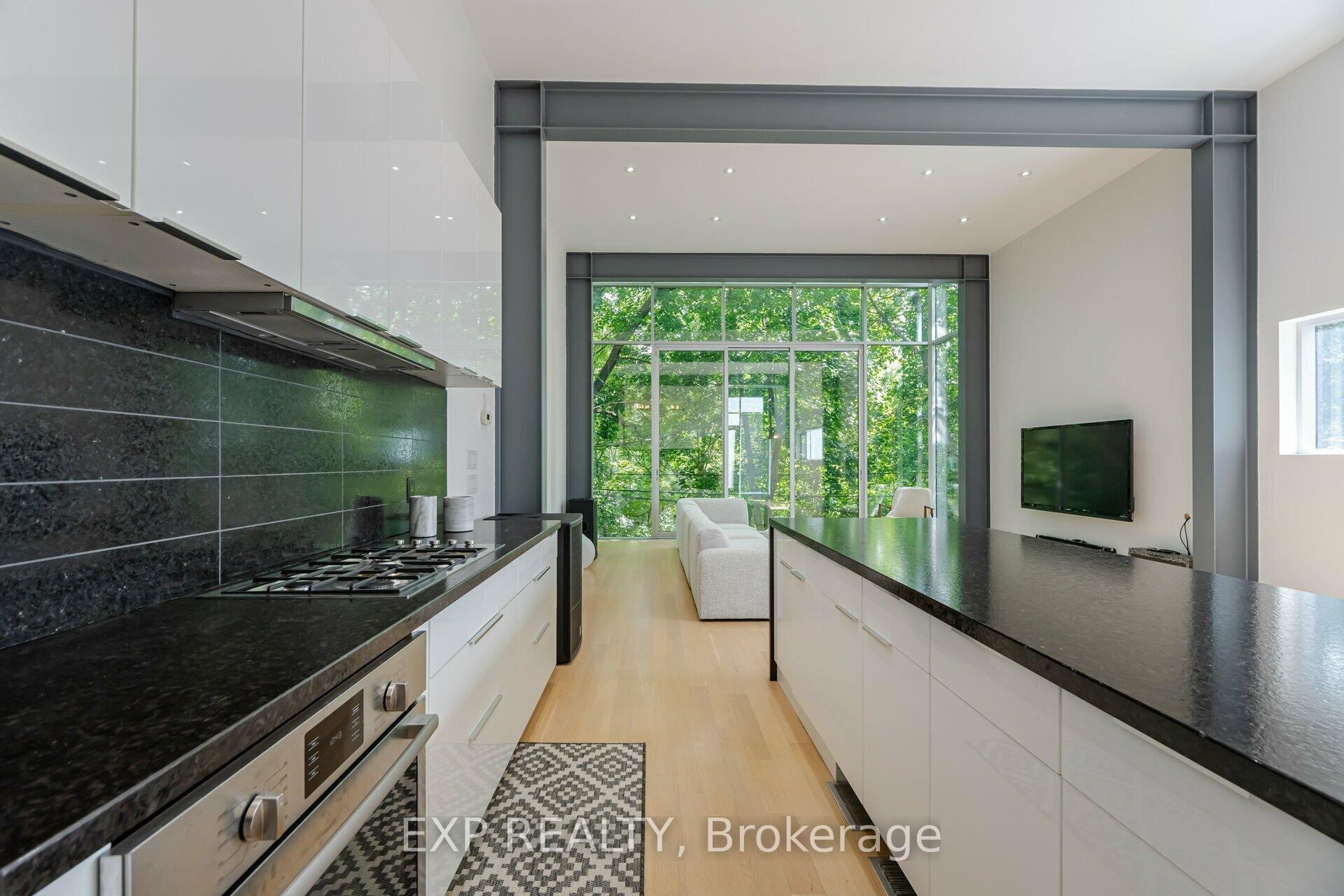 561 Arlington Ave, Toronto, ON M6C3A6 | 3 Bedroom 4 Bathroom Detached House | Image 9