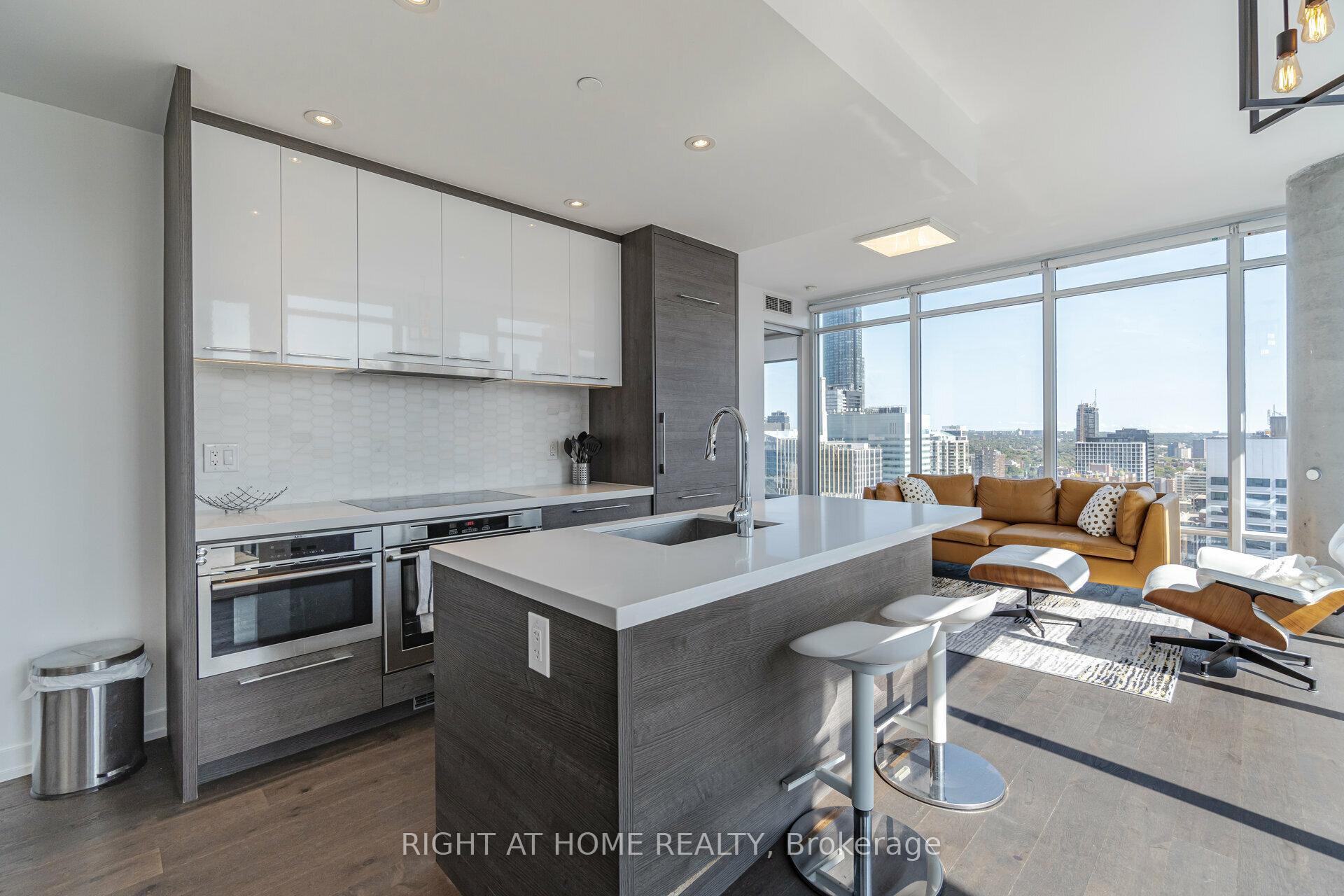 #2507 - 488 University Ave, Toronto, ON M5G0C1 | 2 Bedroom 2 Bathroom Condo Apt | Image 10