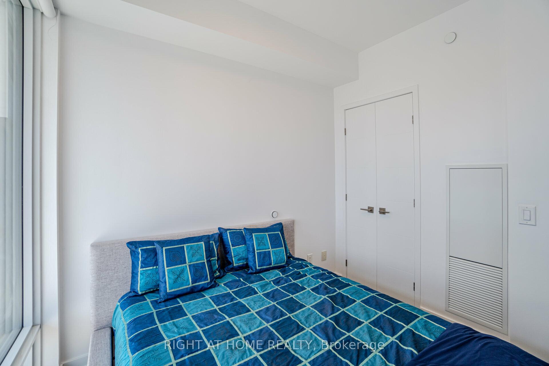 #2507 - 488 University Ave, Toronto, ON M5G0C1 | 2 Bedroom 2 Bathroom Condo Apt | Image 22