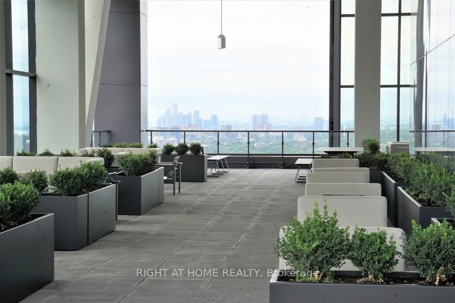 #2507 - 488 University Ave, Toronto, ON M5G0C1 | 2 Bedroom 2 Bathroom Condo Apt | Image 34