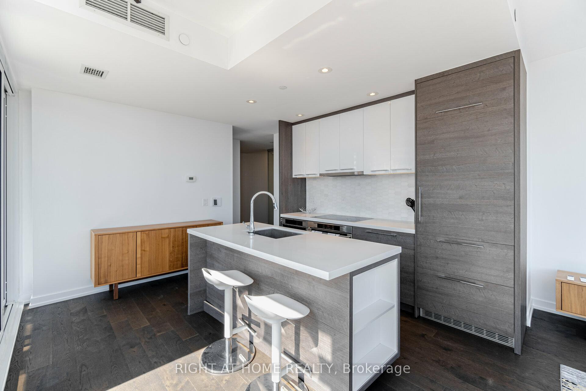 #2507 - 488 University Ave, Toronto, ON M5G0C1 | 2 Bedroom 2 Bathroom Condo Apt | Image 6
