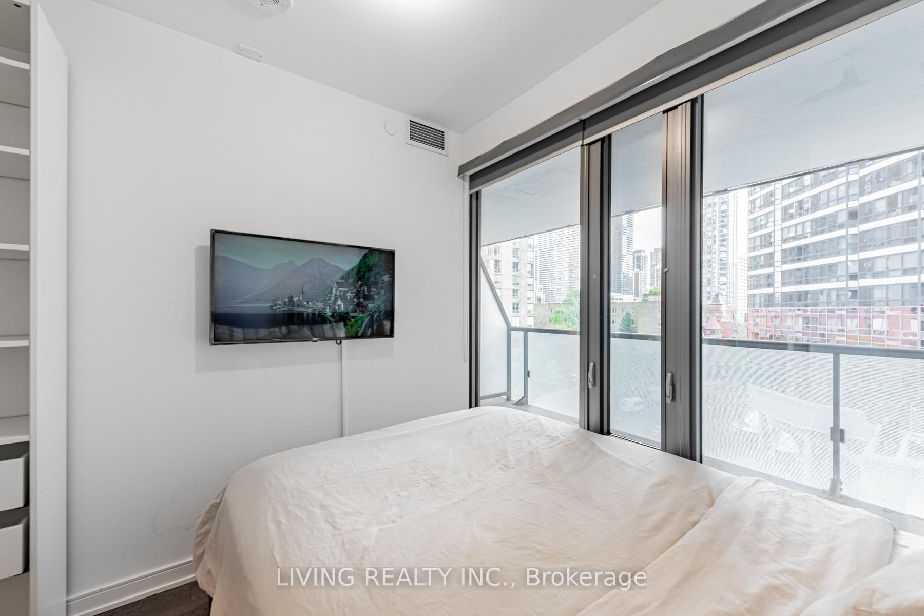 #523 - 57 St. Joseph St, Toronto, ON M5S0C5 | 2 Bedroom 2 Bathroom Condo Apt | Image 16